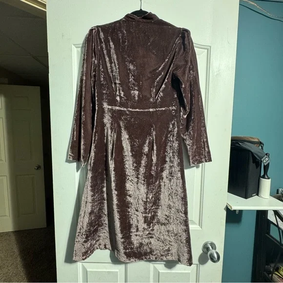 Banana Republic x Olivia Palermo Velvet Dress |Size 4P Romantic Vintage-Inspired - Picture 7 of 13
